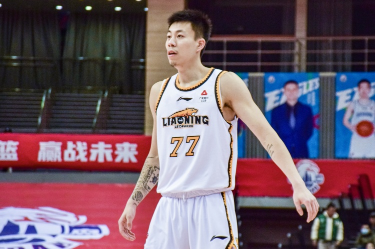  還得再調(diào)整！張鎮(zhèn)麟復(fù)出8中1拿到2分8助出現(xiàn)6失誤 正負(fù)值-34最低