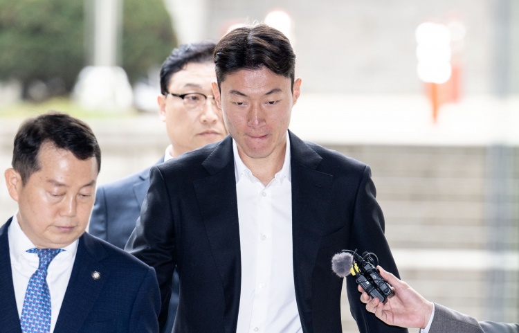  韓國國腳黃義助非法拍攝不雅視頻，一審被判有期徒刑1年緩刑2年！