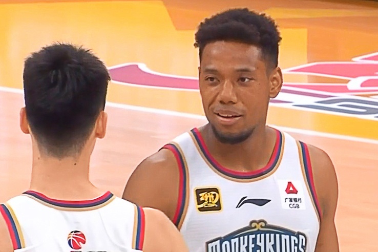  手感不錯(cuò)！祝銘震半場6中4&3記三分拿下11分4籃板