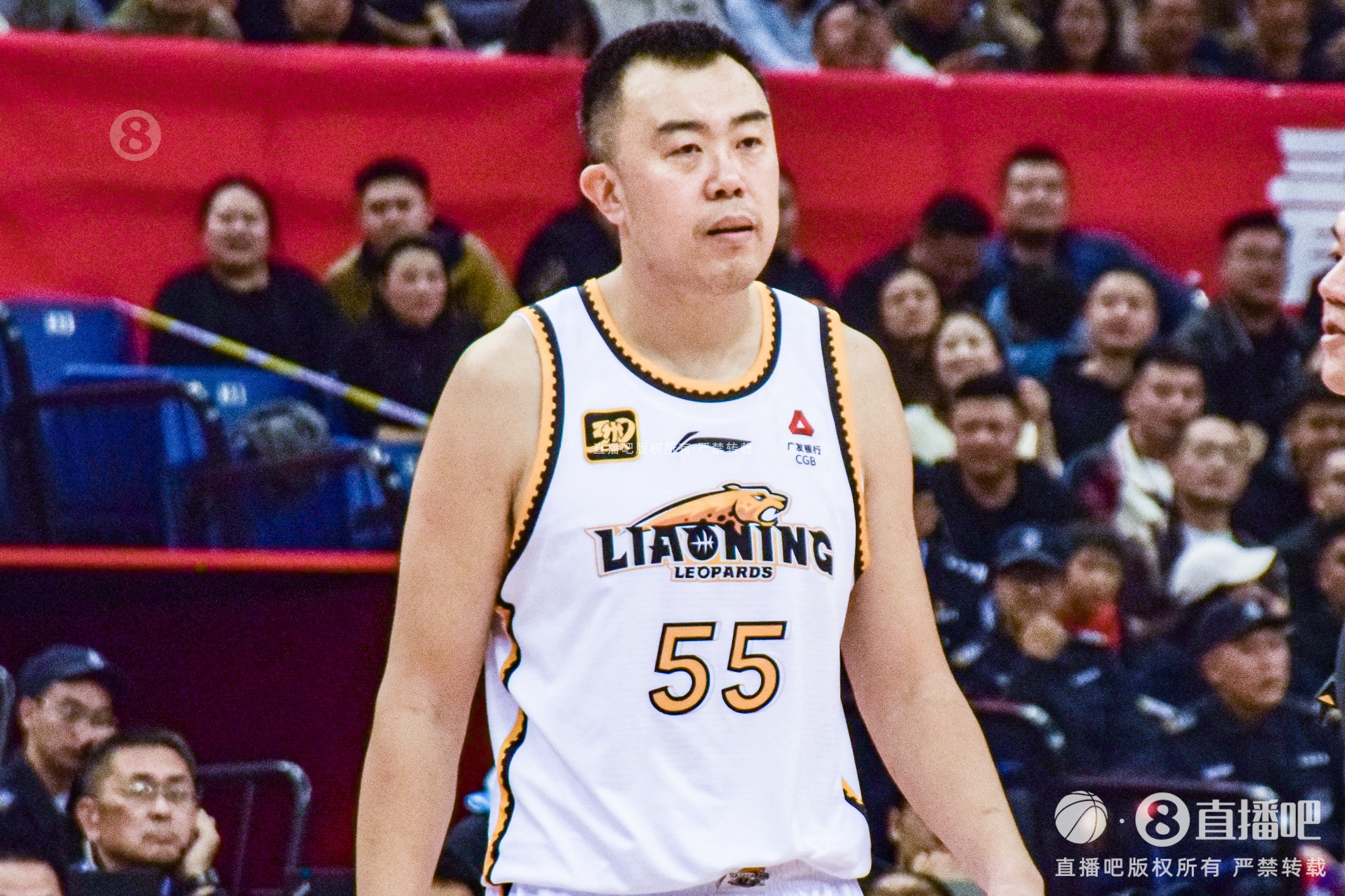  油箱滿滿的！韓德君上半場5投全中得到10分3板2助1斷
