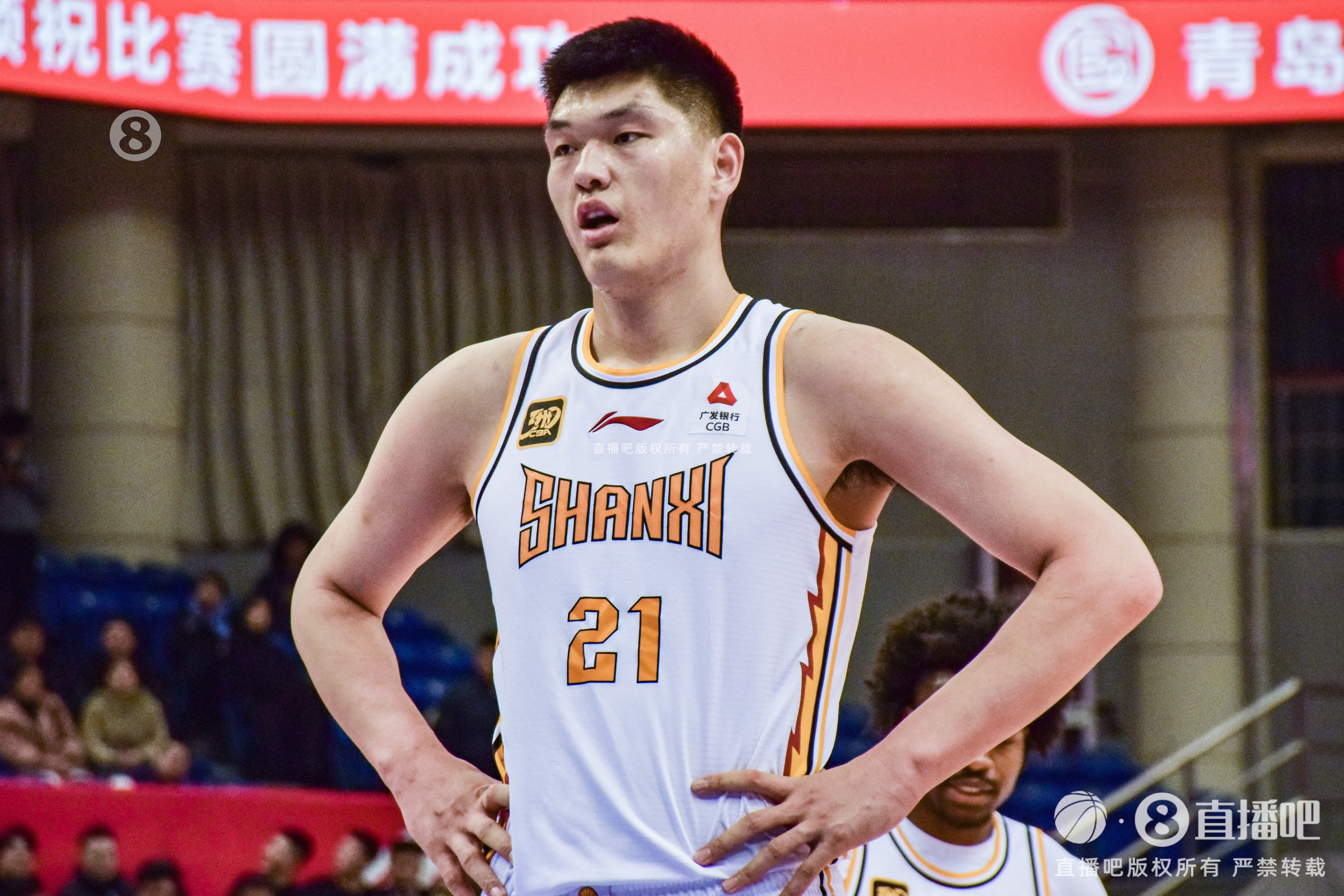  進(jìn)化了！劉傳興半場7中5&三分3中2 拿下12分3籃板助隊(duì)建立領(lǐng)先